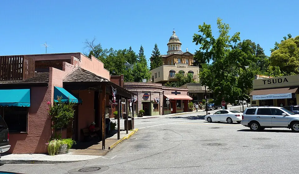 A view of Auburn, California (photographed 2009)