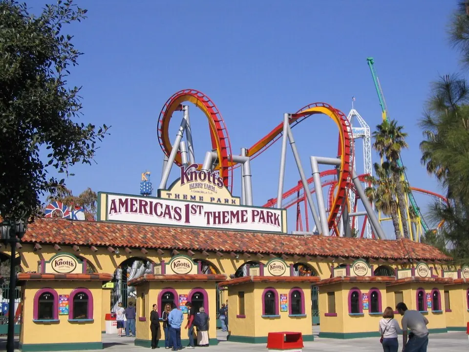 A view of Buena Park, California (photographed 2006)