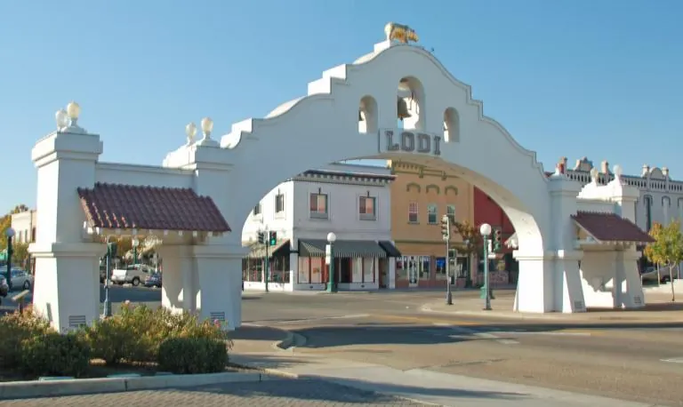 The Lodi Mission Arch (photographed 2012)