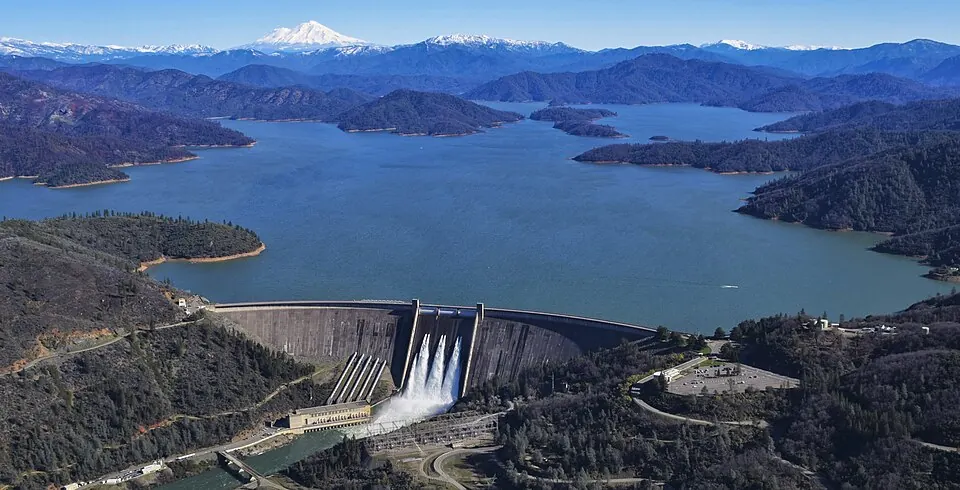 Shasta Dam and Shasta Lake (photographed 2019)