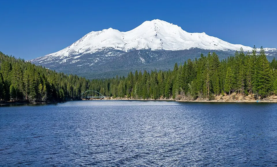 Mount Shasta across Lake Siskiyou