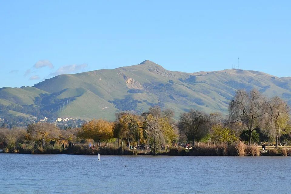 Mission Peak above Lake Elizabeth in Fremont