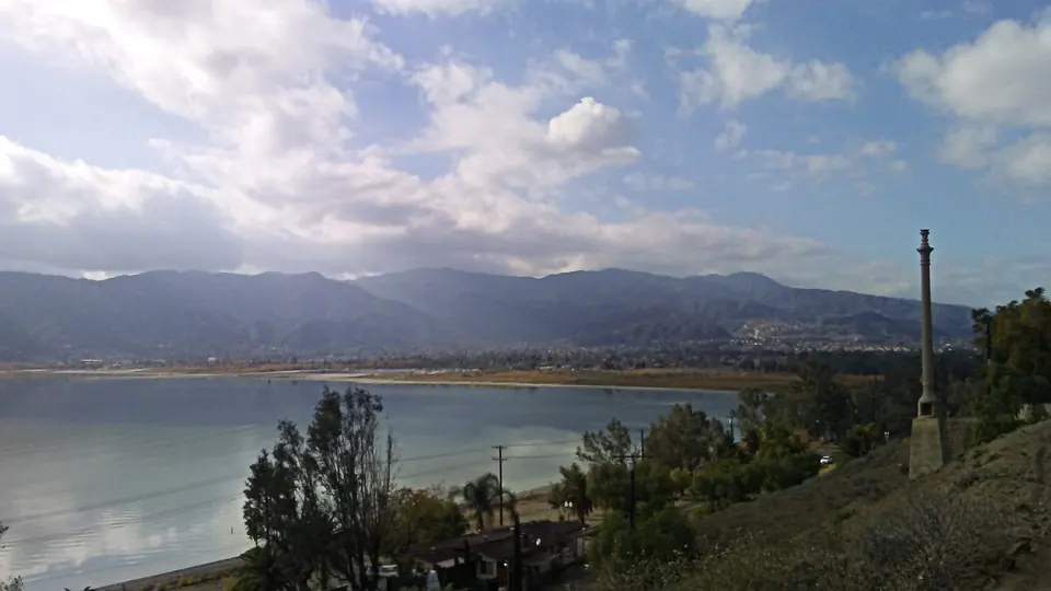 A view of Lake Elsinore, California (photographed 2016)