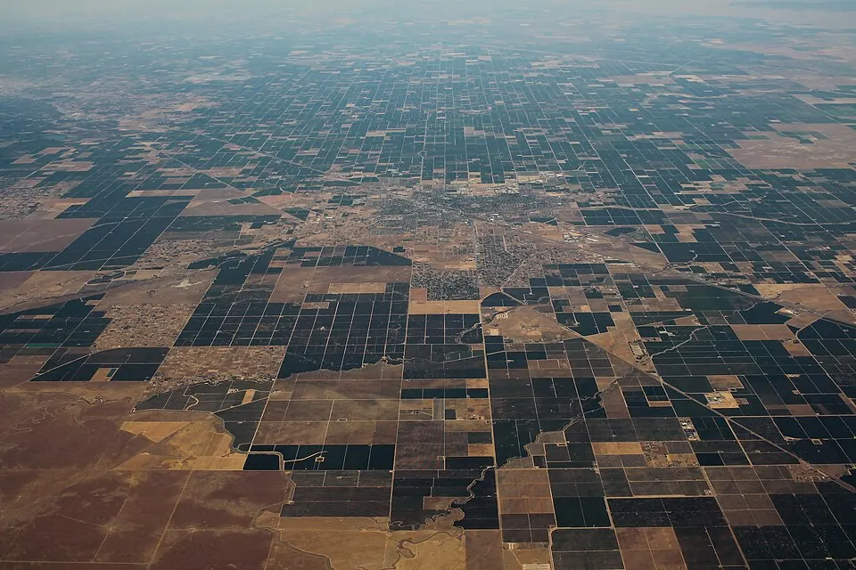 A view of Madera, California (photographed 2015)