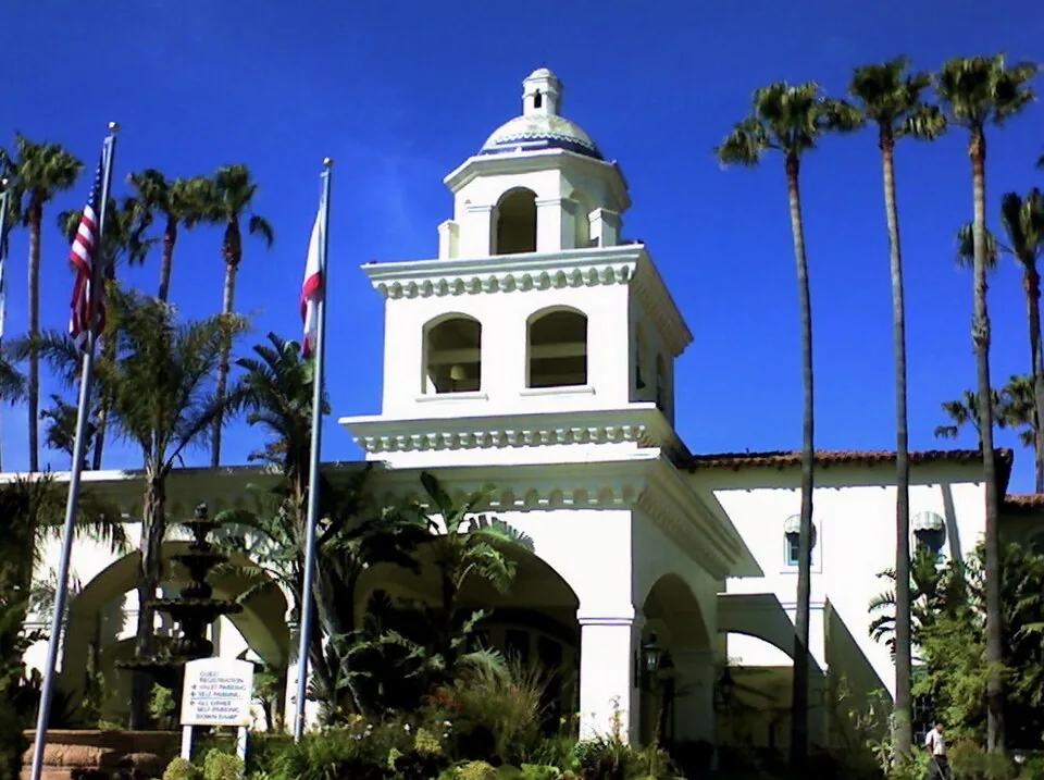 Beach-area hotel architecture in Oxnard, photographed in 2009