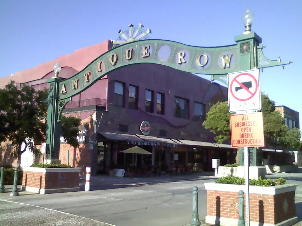 Downtown Pomona street scene