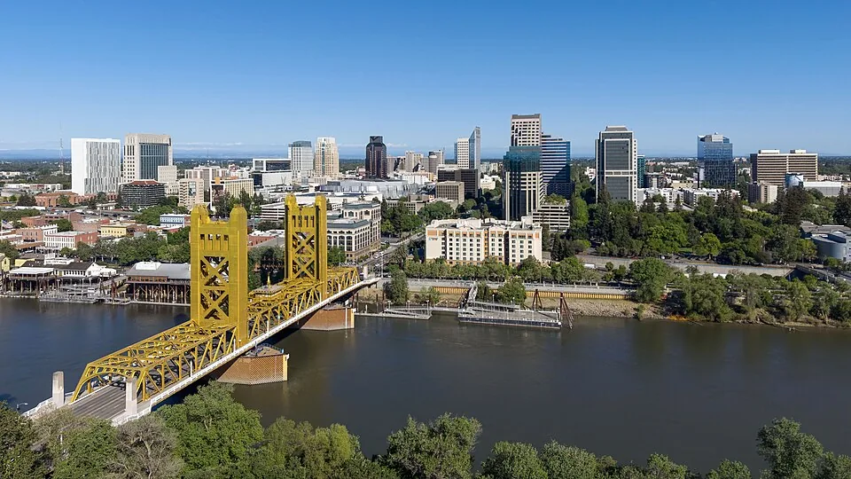 Sacramento skyline and Tower Bridge