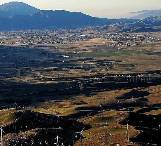 Wind farms near Tehachapi (photographed 2009)